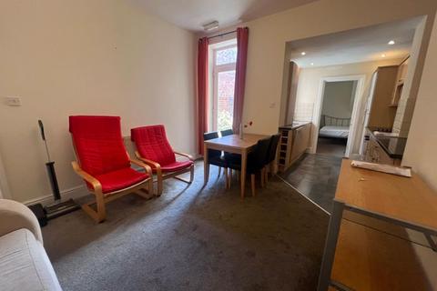 3 bedroom flat to rent, Tavistock Road, Newcastle Upon Tyne NE2