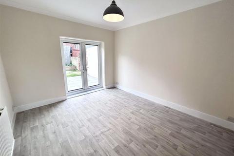 3 bedroom detached house for sale, Well Street, Ryde