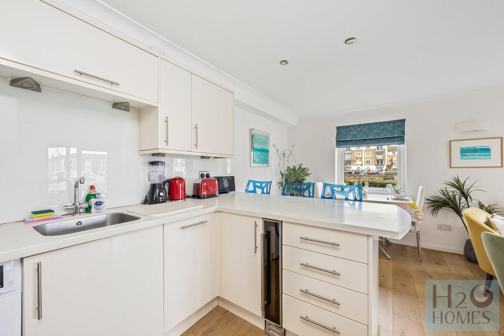 St Vincents Court, 34-001
