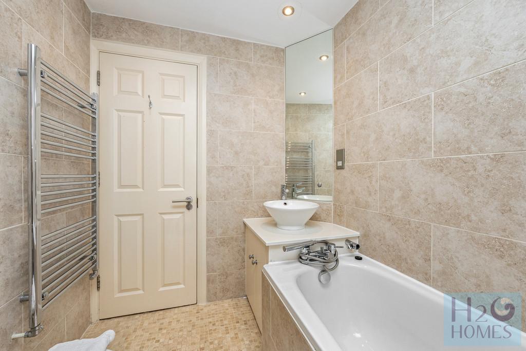 St Vincents Court, 34-011