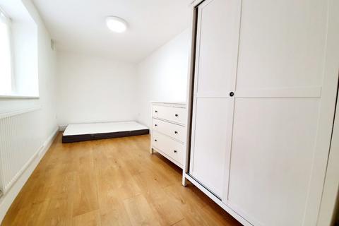 1 bedroom flat to rent, Chatsworth Road, Clapton