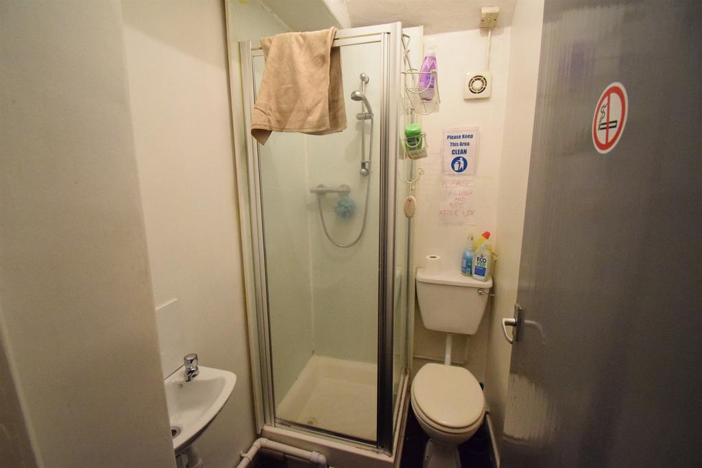 Shared+showers