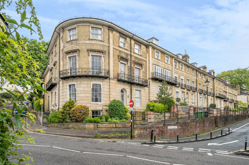 Clifton Terrace, Winchester... 3 bed apartment for sale £475,000