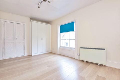 Property to rent - St Peter Street, Winchester, Hampshire, SO23