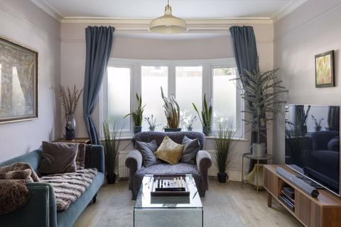 5 Dordrecht Road, London, W3 7TE