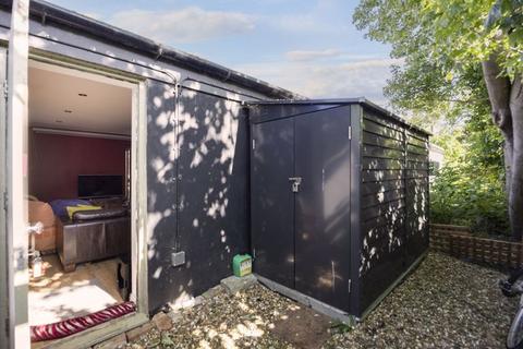 5 Dordrecht Road, London, W3 7TE