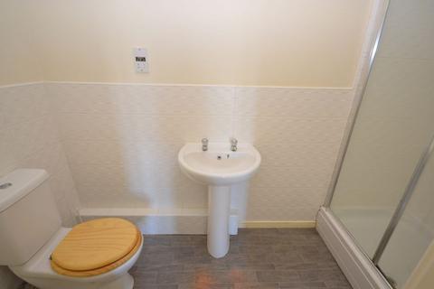 2 bedroom apartment to rent, Malahide Court, Widnes
