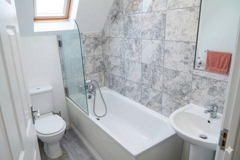 3 bedroom flat to rent, Mulgrave Road, Croydon