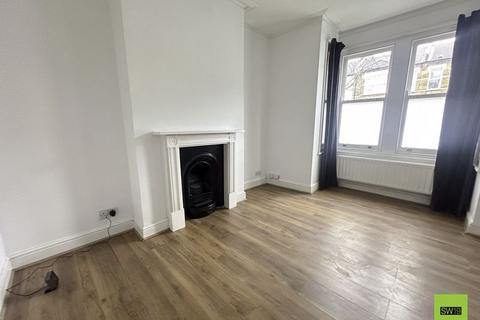 1 bedroom ground floor maisonette to rent, Ridley Road SW19