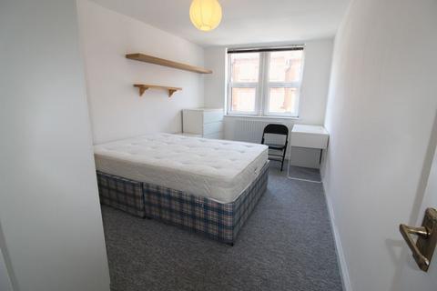 6 bedroom apartment to rent, AVAILABLE FOR SEPTEMBER 2025 - 6 Bedroom Flat for Students - Winton