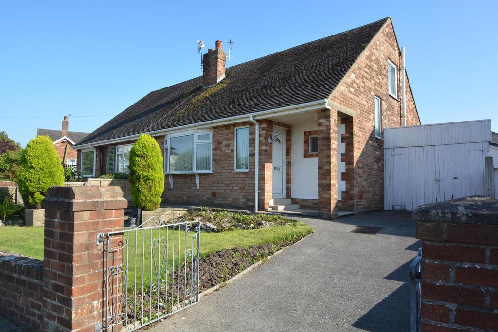 Beverley Avenue, Poulton, FY6 8BN 3 bed semidetached bungalow £159,950