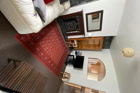 3 bedroom semi-detached house to rent, Charter Avenue