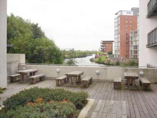 Vie Building Castlefield Manchester 2 Bed Apartment 925 Pcm