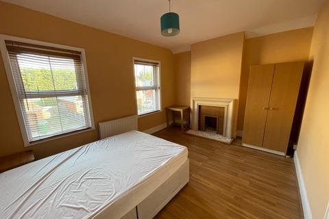 1 bedroom in a house share to rent, Moorlands Road