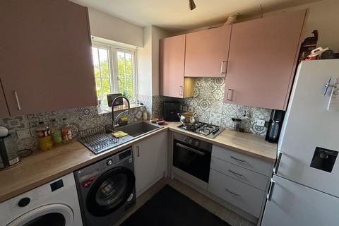 2 bedroom apartment to rent, Finchale Avenue Priorslee, Telford