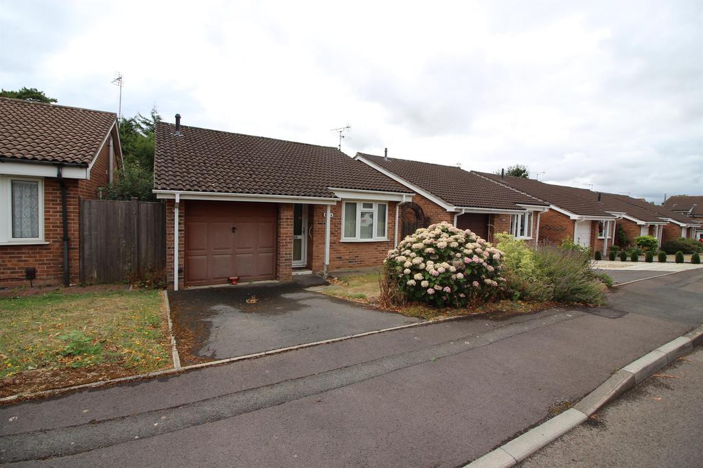 Canterbury Close, Yate, Bristol, BS37 5TL 2 bed detached bungalow £270,000