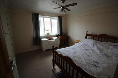 2 bedroom terraced house to rent, Sawyers Close, Newark
