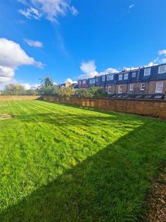 1 bedroom flat to rent - Ravensbury Road, London