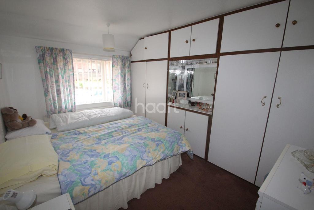 Howbeck Road, Arnold, Nottingham. 3 bed semidetached house £160,000