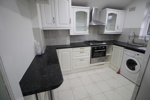 2 bedroom maisonette to rent, Shaftesbury Avenue, Harrow HA2