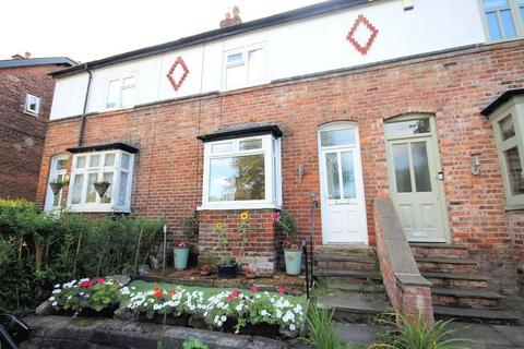 2 bedroom terraced house to rent, Moorside, Knutsford