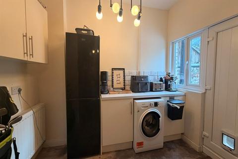 2 bedroom terraced house to rent, Moorside, Knutsford