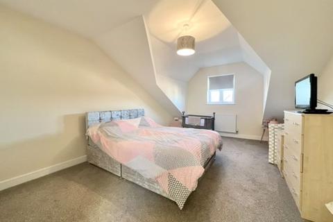 3 bedroom terraced house for sale - KRISTINE CLOSE, GRIMSBY