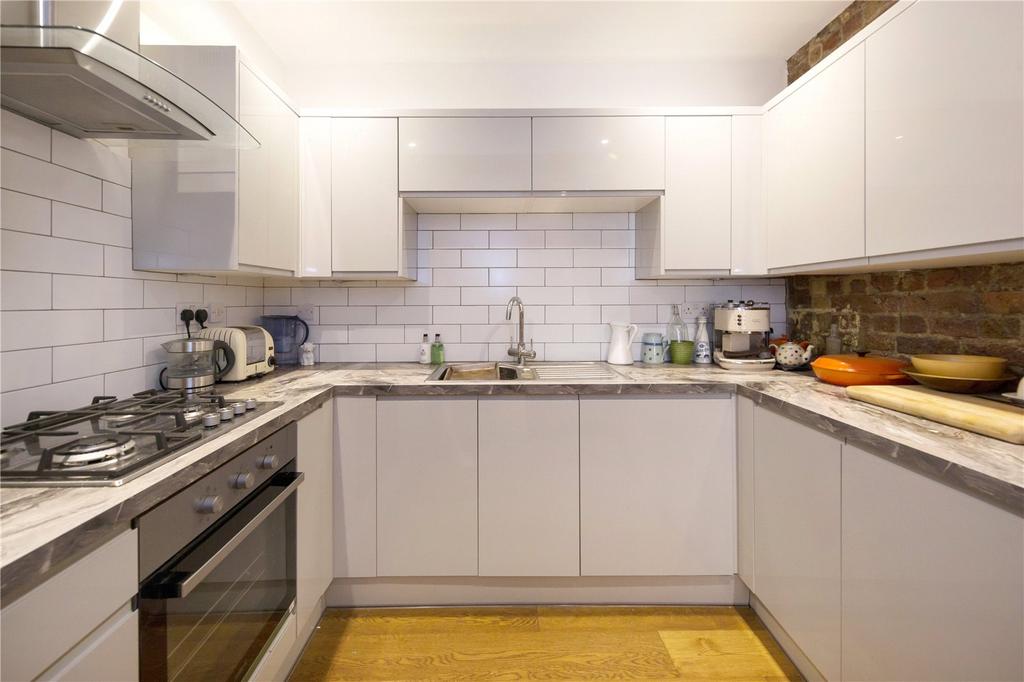 House in London - View 2