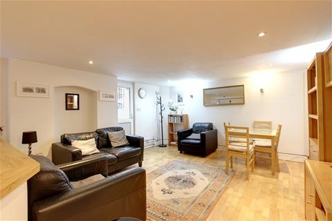 2 bedroom flat to rent, Marriott Road, Barnet, EN5