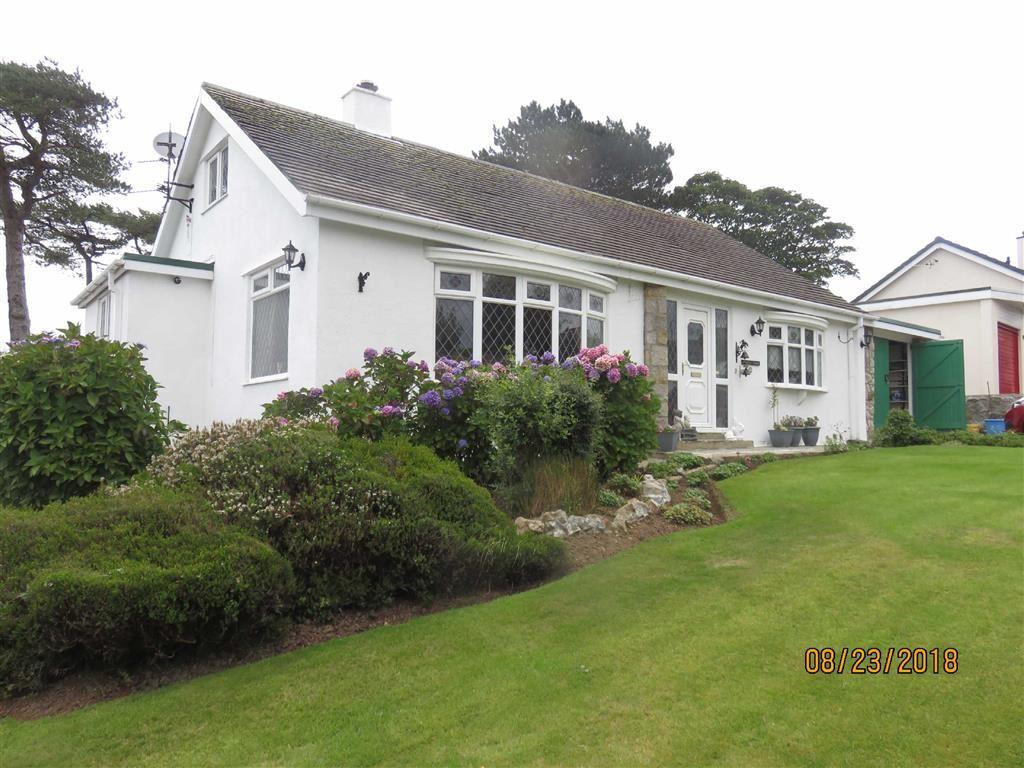 Breeze Hill, Benllech, Anglesey 2 bed detached bungalow £260,000