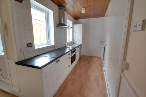 2 bedroom terraced house to rent, Duncan Road, Leicester