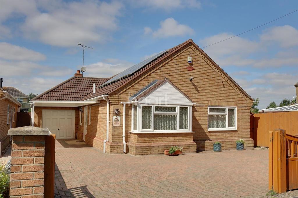 Railway Lane North, Sutton Bridge 3 bed bungalow £220,000