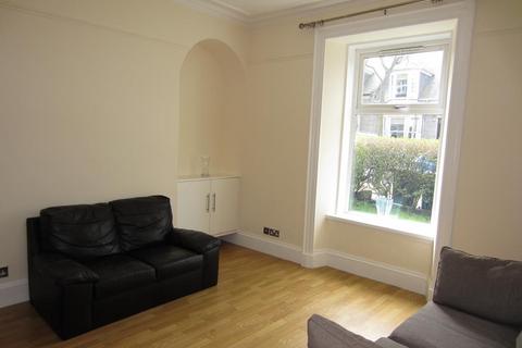 2 bedroom ground floor maisonette to rent, Thomson Street, Ground Floor Right, AB25