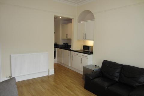 2 bedroom ground floor maisonette to rent, Thomson Street, Ground Floor Right, AB25