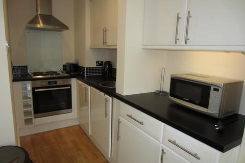 2 bedroom ground floor maisonette to rent, Thomson Street, Ground Floor Right, AB25