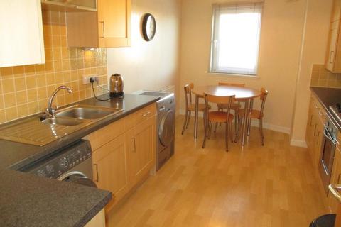 2 bedroom flat to rent, Gray Street, Top Floor, AB10