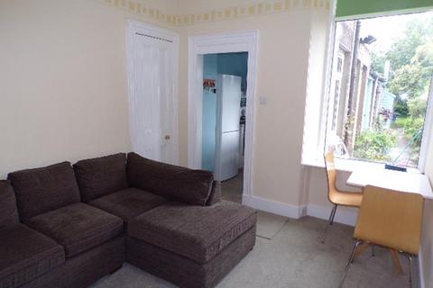 2 bedroom ground floor flat to rent, Leslie Terrace, Aberdeen, AB25