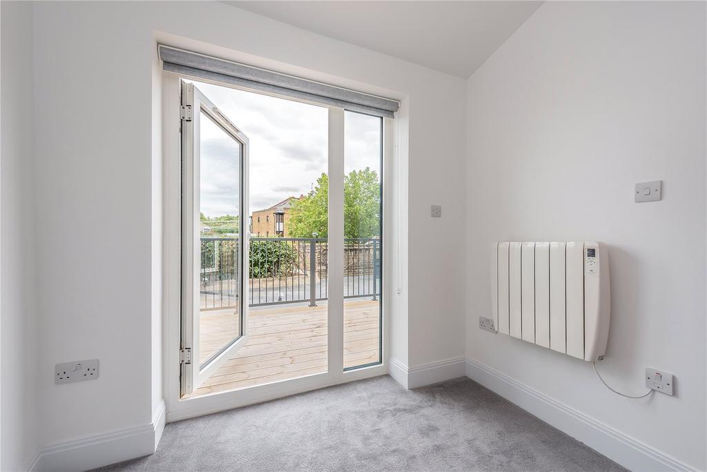 Apartment in Islington - View 2