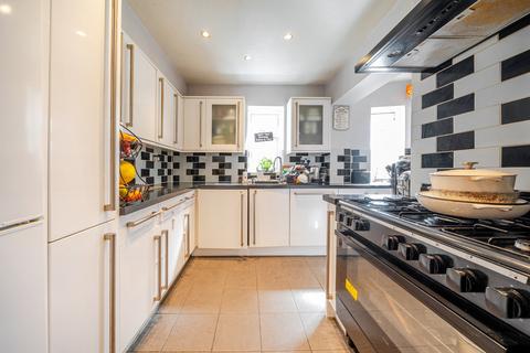 113 Queens Walk, Ruislip, HA4 0NW