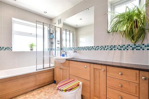 113 Queens Walk, Ruislip, HA4 0NW