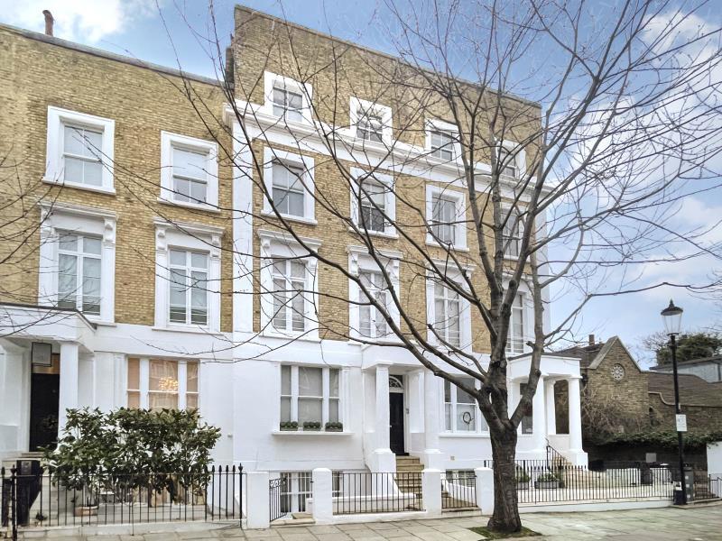 Cathcart Road, Kensington, London SW10 6 bed terraced house to rent £