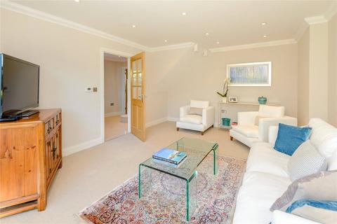 4 bedroom detached house to rent, Napper Close, Ascot, Berkshire