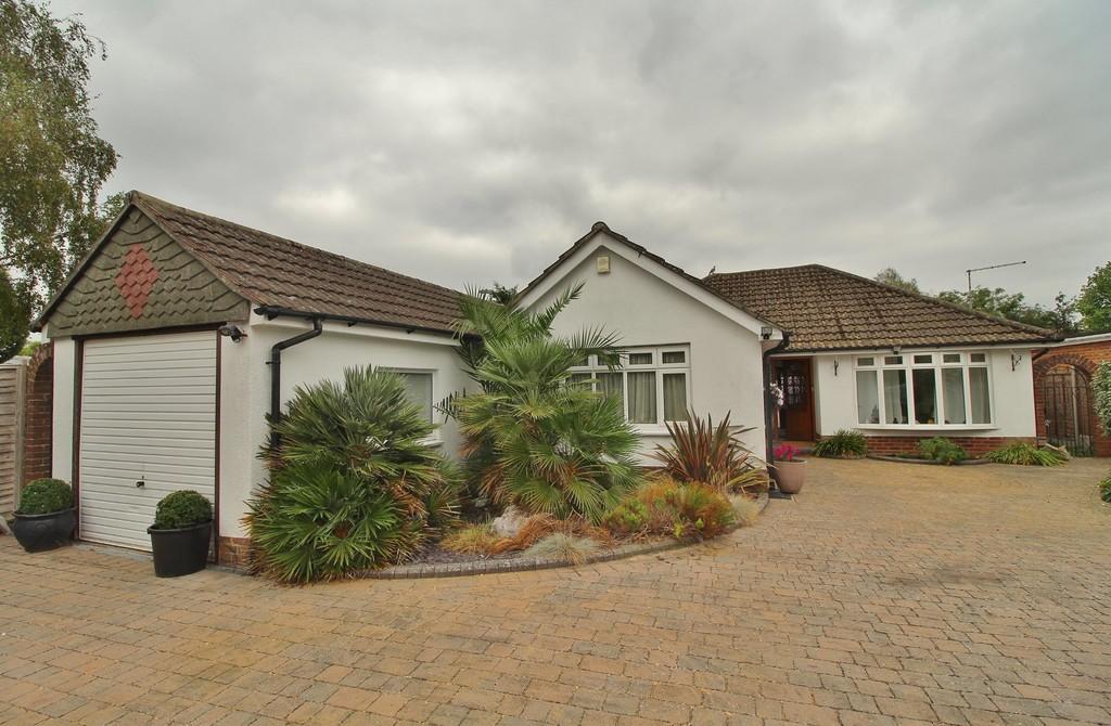 Leigh Road, Havant 3 bed detached bungalow £450,000