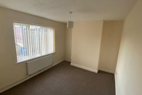 3 bedroom semi-detached house to rent, Griffiths Drive, Wednesfield WV11