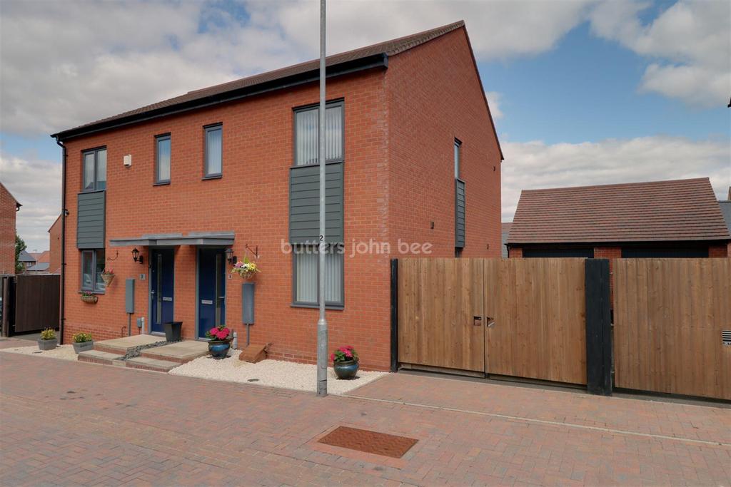 Newdale Halt, Telford 3 bed semidetached house £169,000