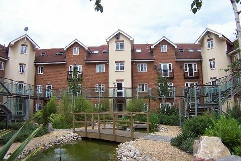 2 bedroom flat to rent, The Quadrangle, Horley