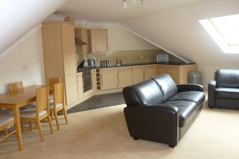 2 bedroom flat to rent, The Quadrangle, Horley