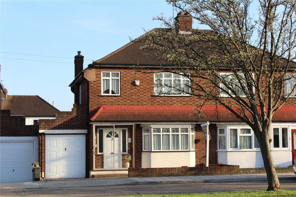 Millbrook Gardens, Gidea Park, Romford, RM2 5RP 3 bed semidetached