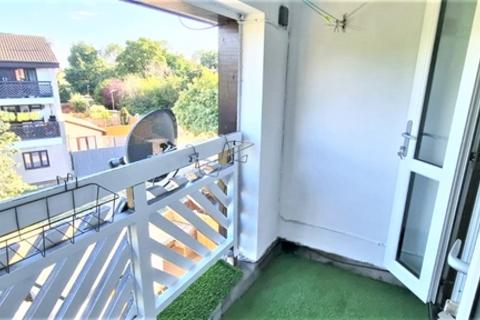 1 bedroom flat to rent - Coniston Close, Raynes Park, London, SW20