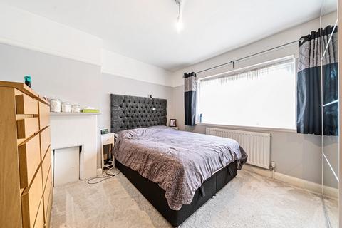 19 South Drive, Ruislip, HA4 8EU